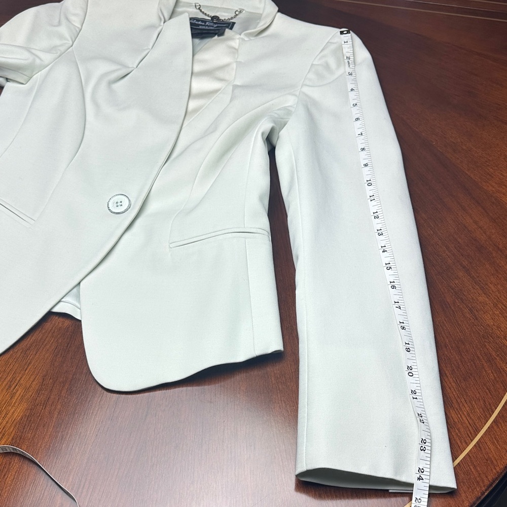 Salvatore Ferragamo Elegant White Women's Blazer and trousers SET, sz 40 IT/6 US - Picture 8 of 16